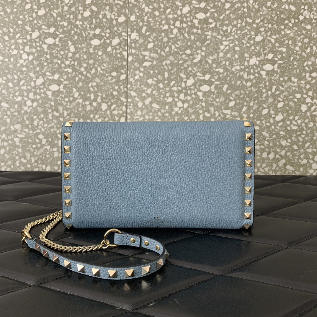 Valentino Garavani Rockstud Small Shoulder Bag in Niagara Grainy Calfskin